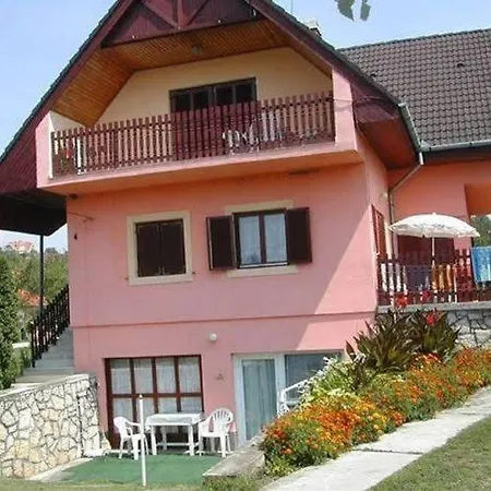 Toth Nyaralo شقة فندقية Balatongyörök